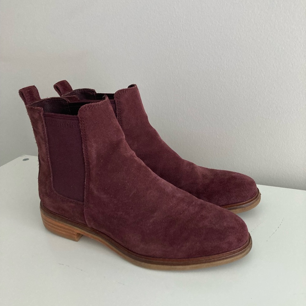 Clarks boots, size 8M, maroon color. Leather